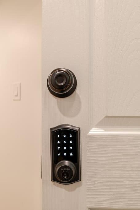 Luxury New Spacious Apartment - Country Hills, Kitchener Luaran gambar